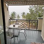 Cozy Seafront Paradise Lagoon Apartment